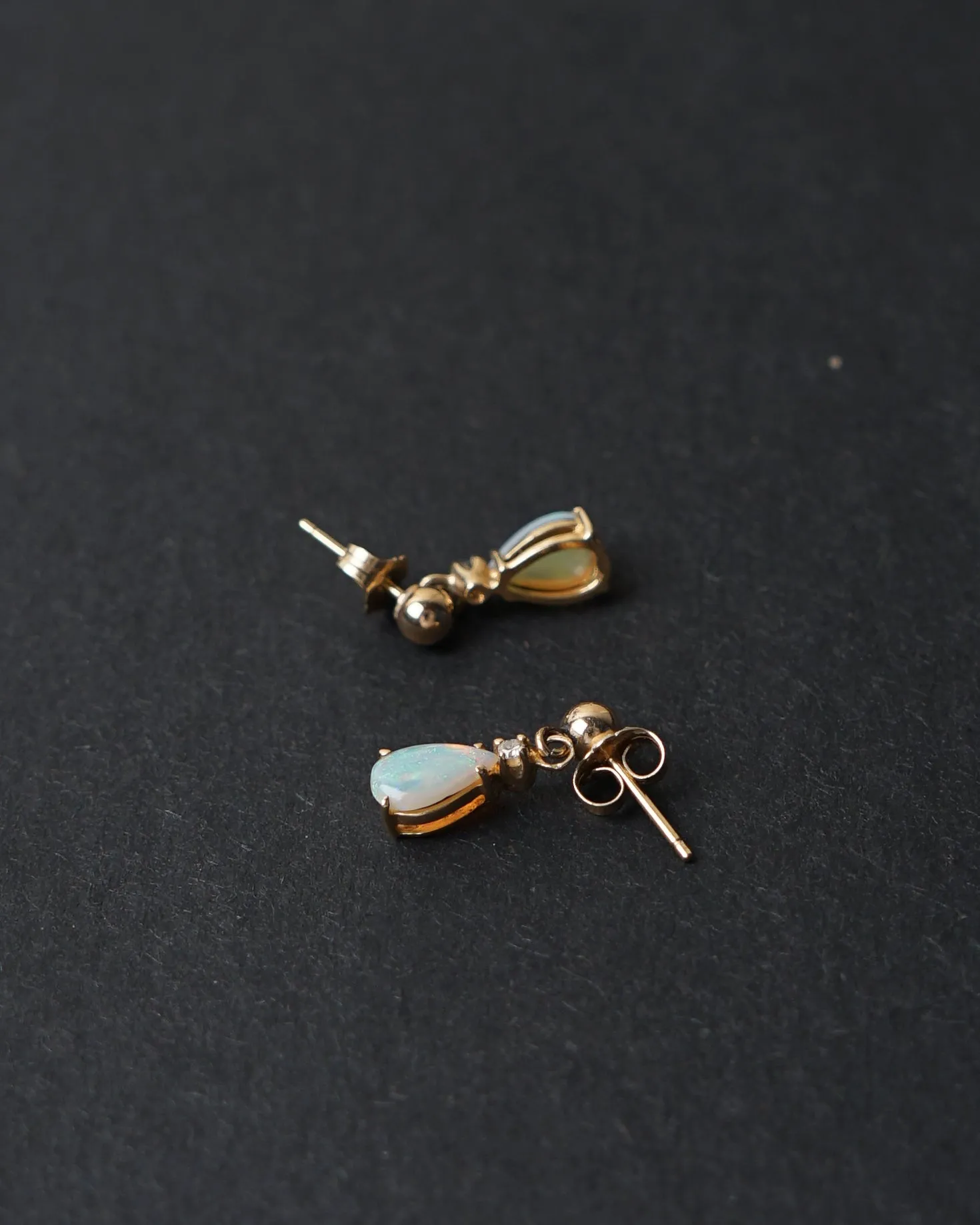 14k Gold x Opal / Dia Earrings