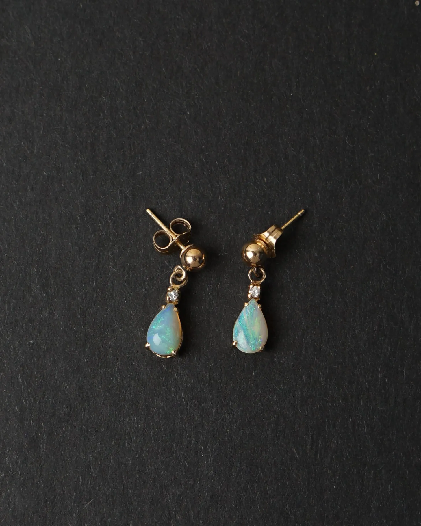 14k Gold x Opal / Dia Earrings