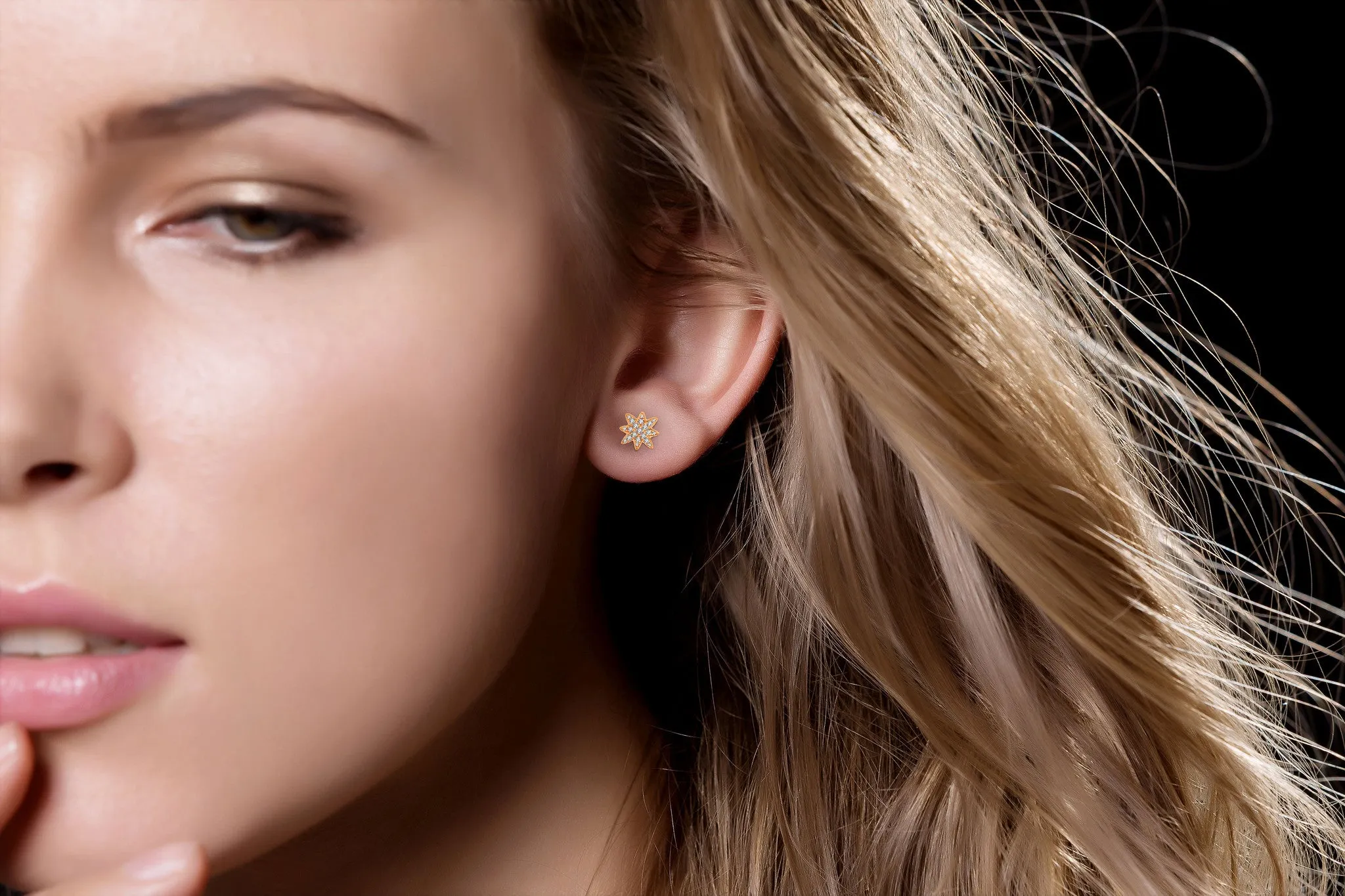 18k Gold Star Diamond Earring