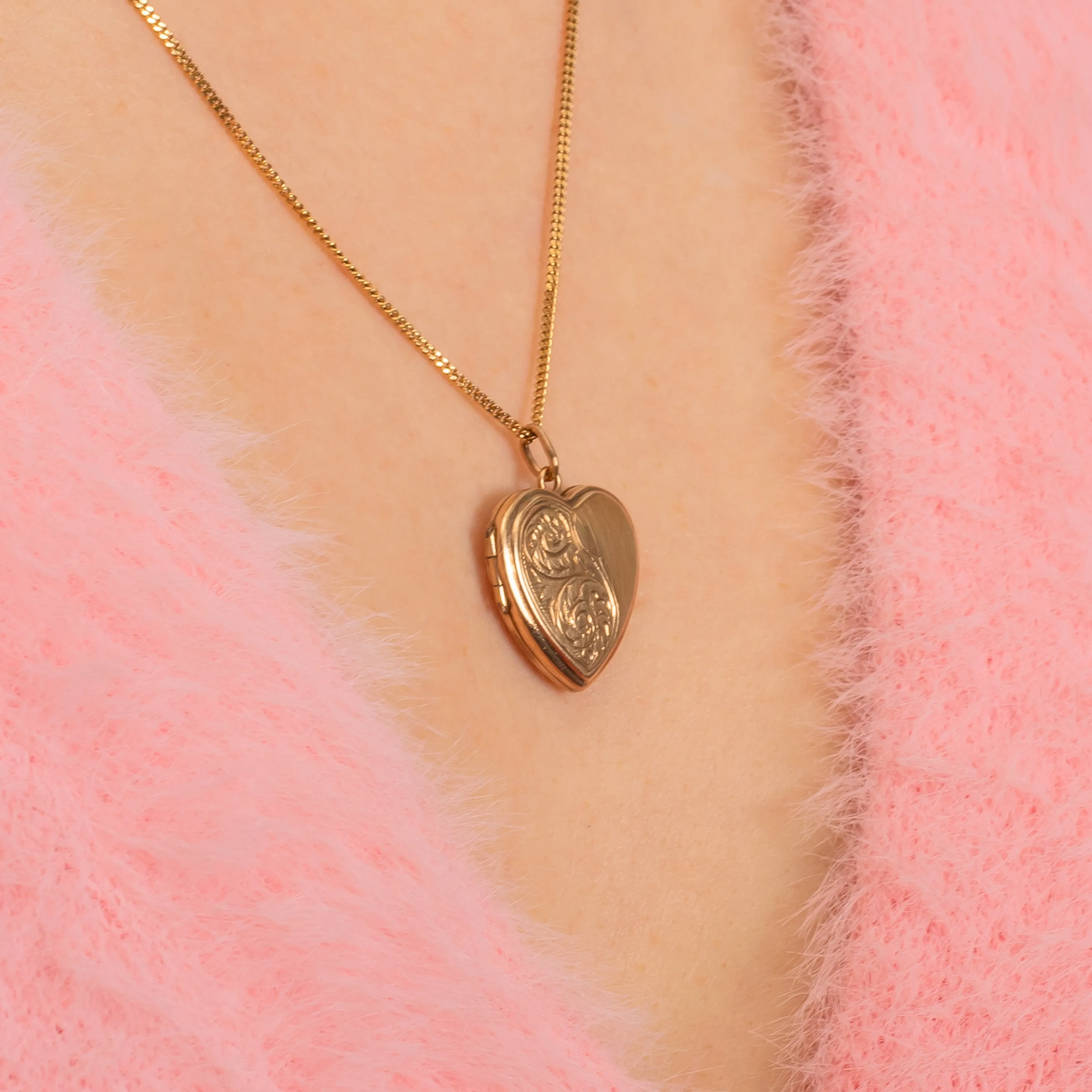 Antique 9ct Gold Engraved Heart Locket