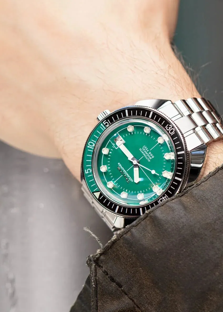 BULOVA DEVIL DIVER GENTS AUTOMATIC GREEN DIAL STAINLESS 96B322