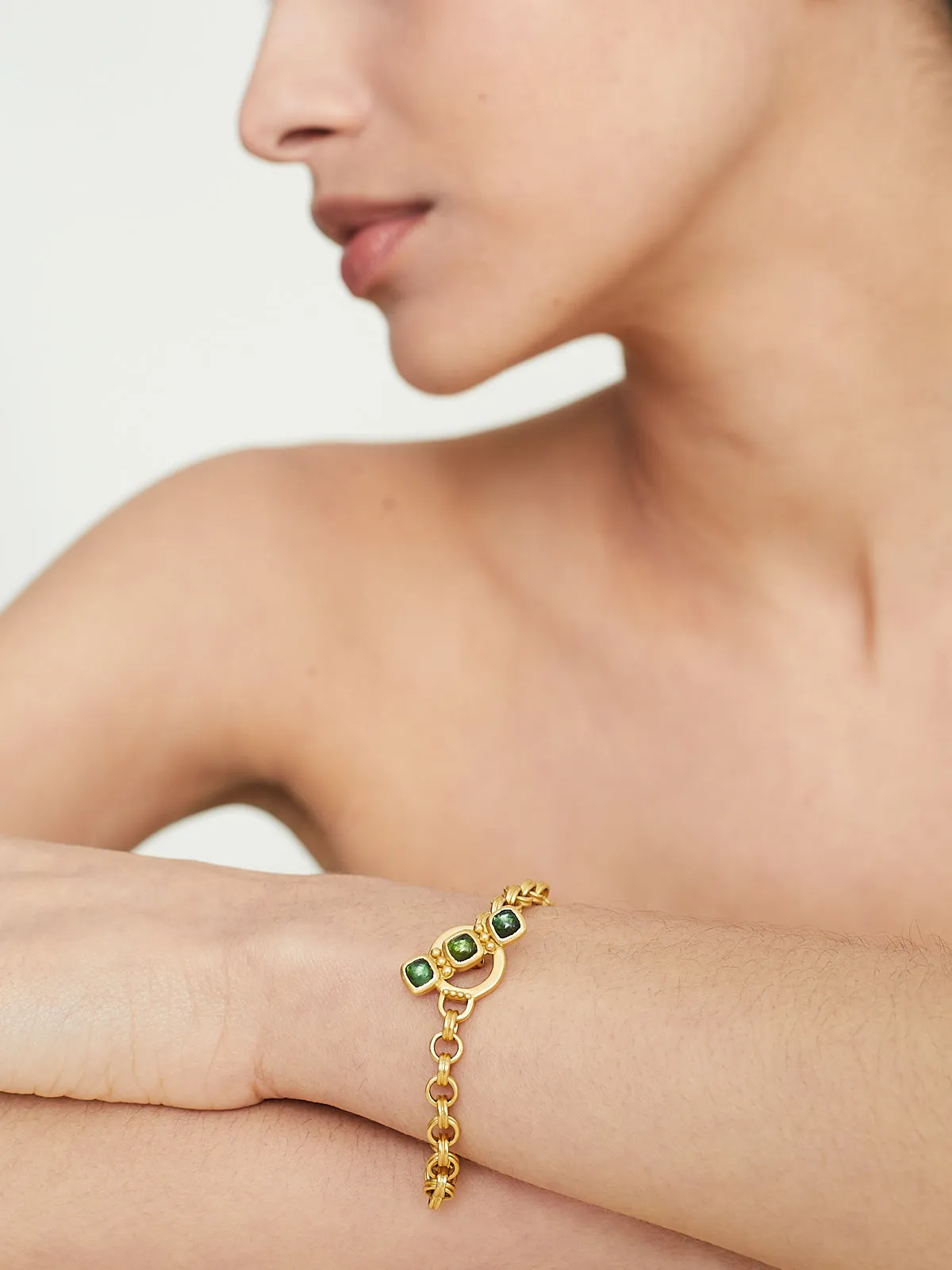 Green Tourmaline Double Link Chain Bracelet in 22k Yellow Gold