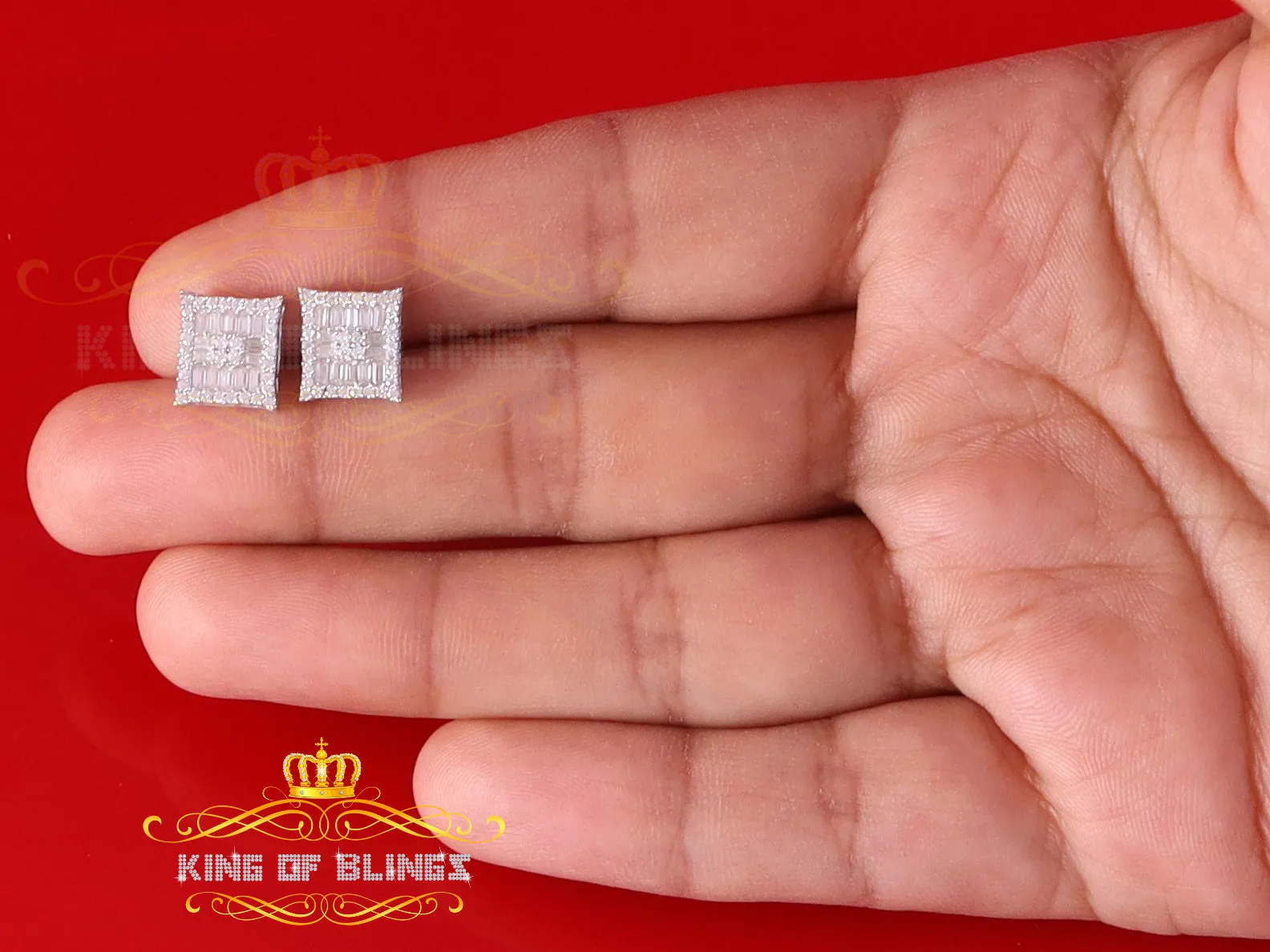 King of Bling's Men's/Women's 925 Silver White 1.00ct VVS 'D' Moissanite Baguette Stud Earrings