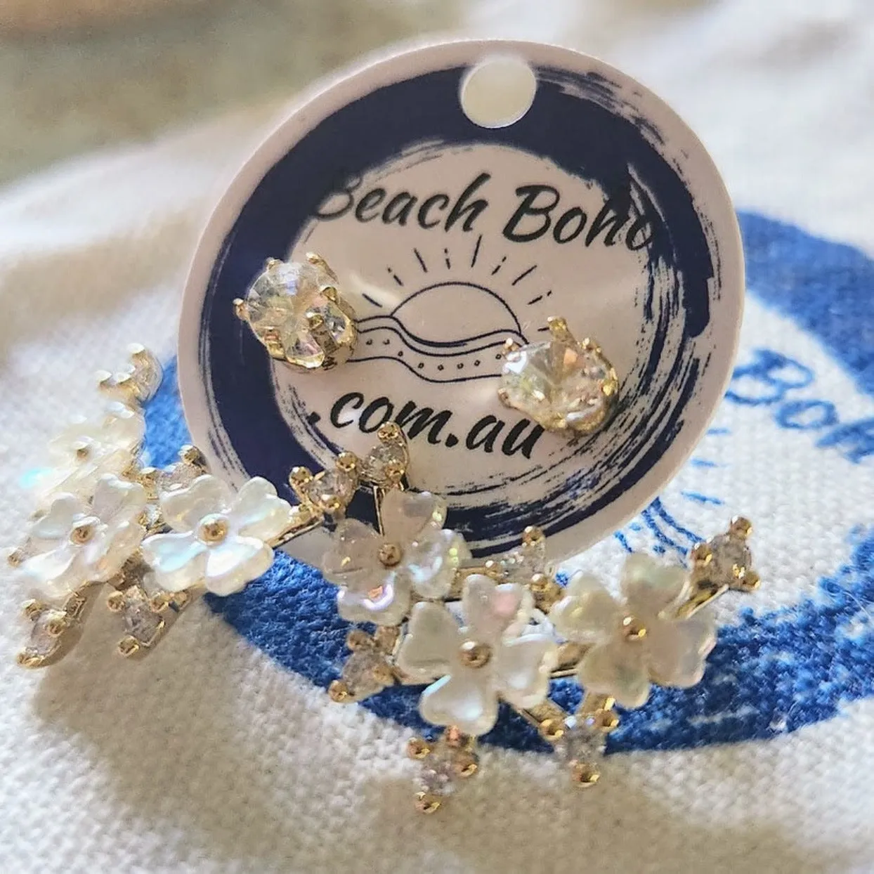 MOTHER OF PEARL DAISY CZ STUDS EARRINGS