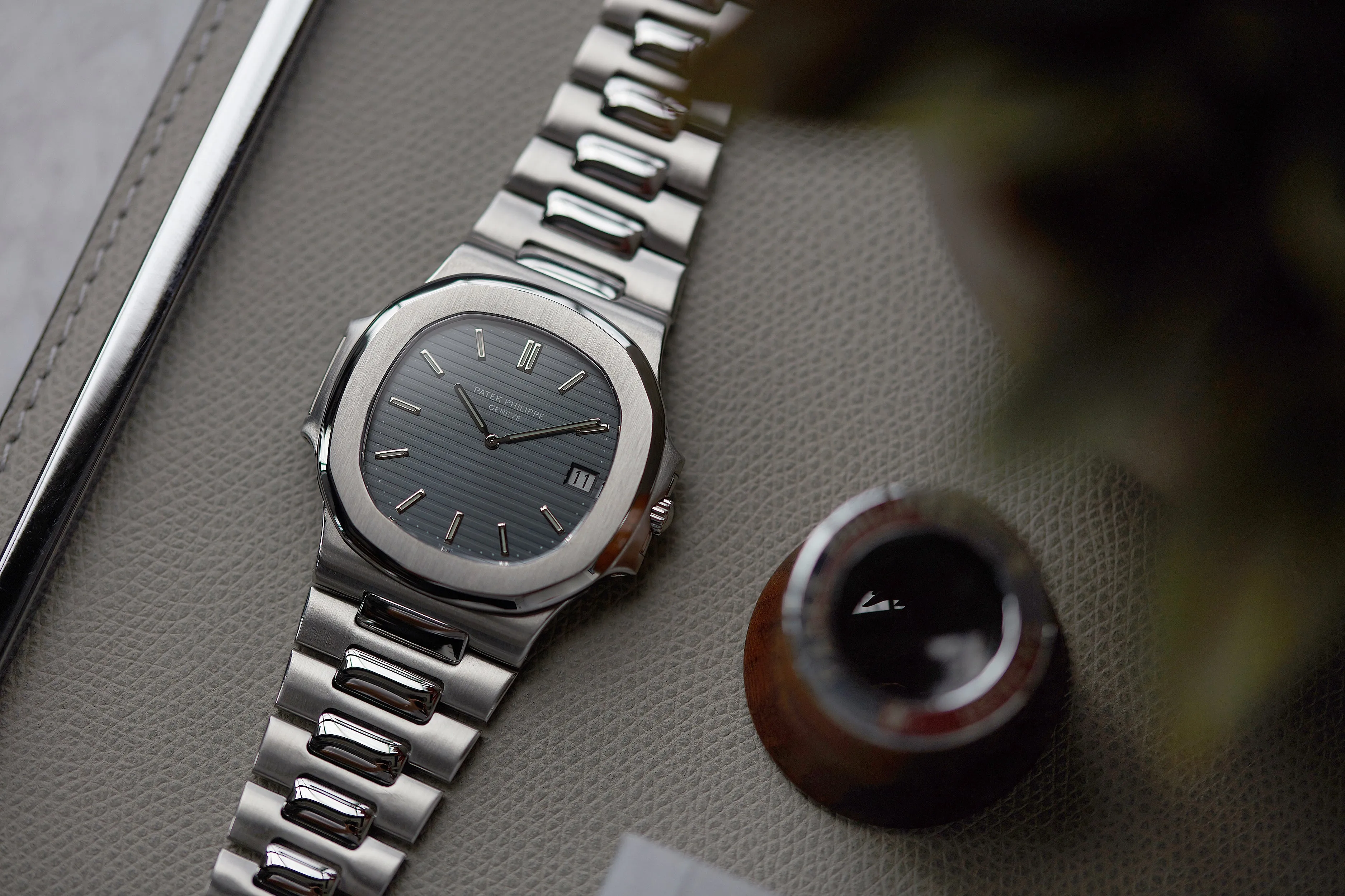 Nautilus 3700/001A | Steel