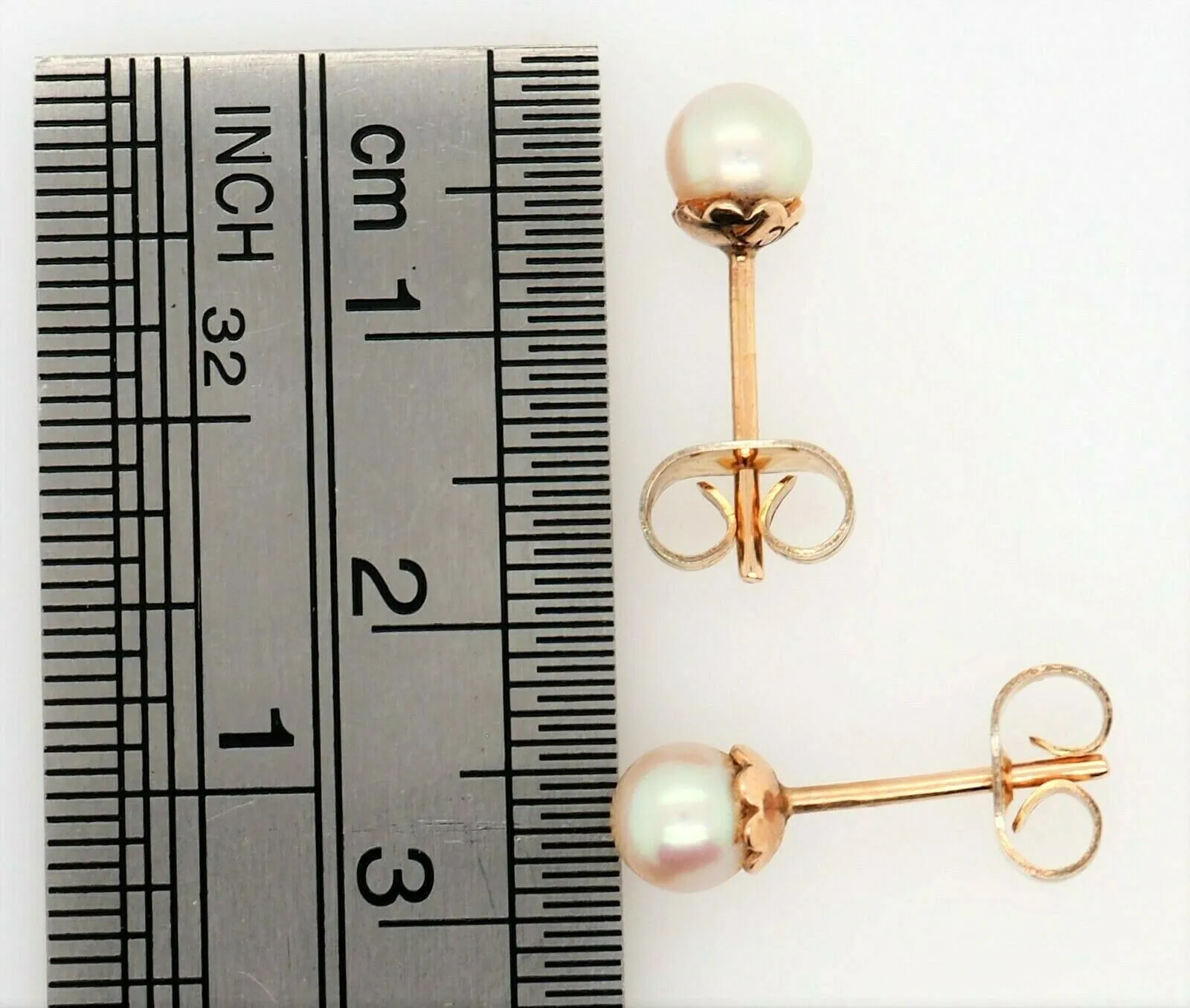 Pearl & 9ct Yellow Gold Stud Earrings Fine Elegant Jewellery Pierced Ears