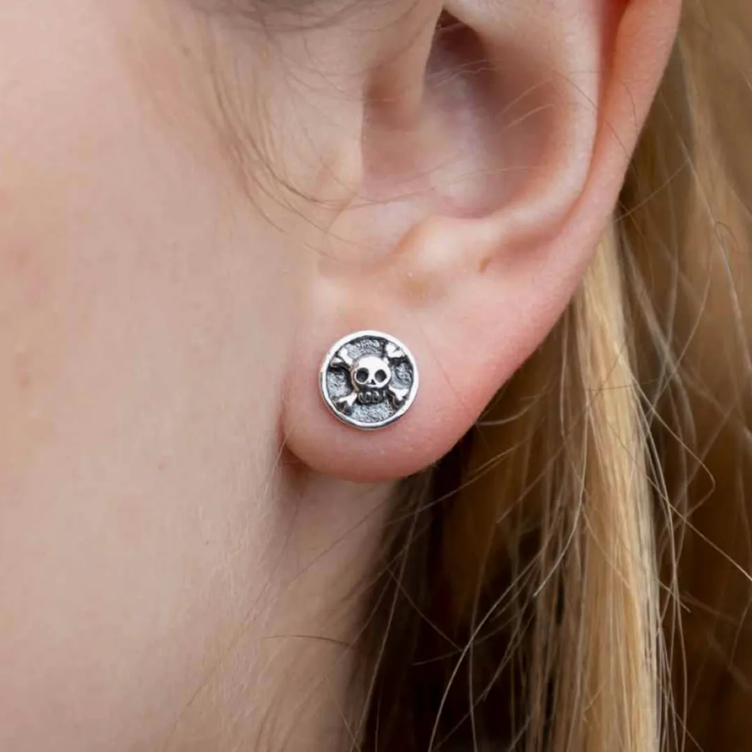 Sterling Silver Skull   Crossbones Stud Earrings